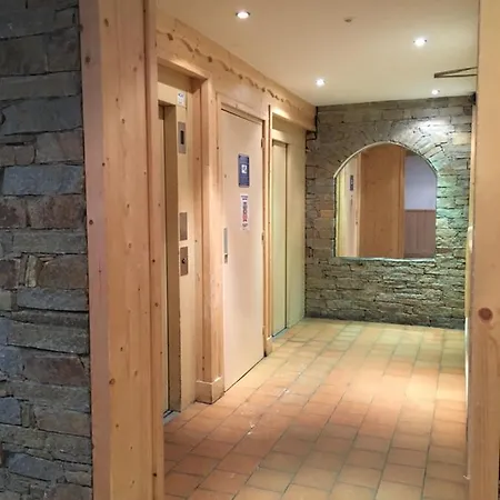 - Confortable 4 Personnes Апартаменты *