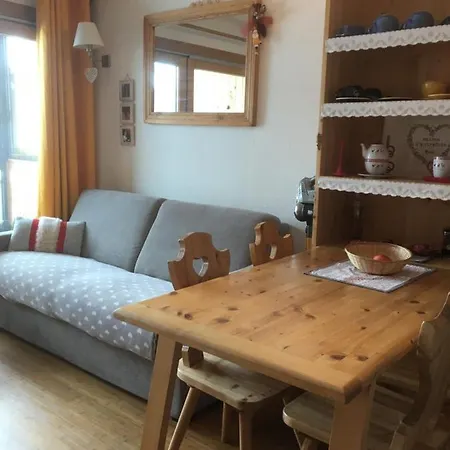 - Confortable 4 Personnes Апартаменты *